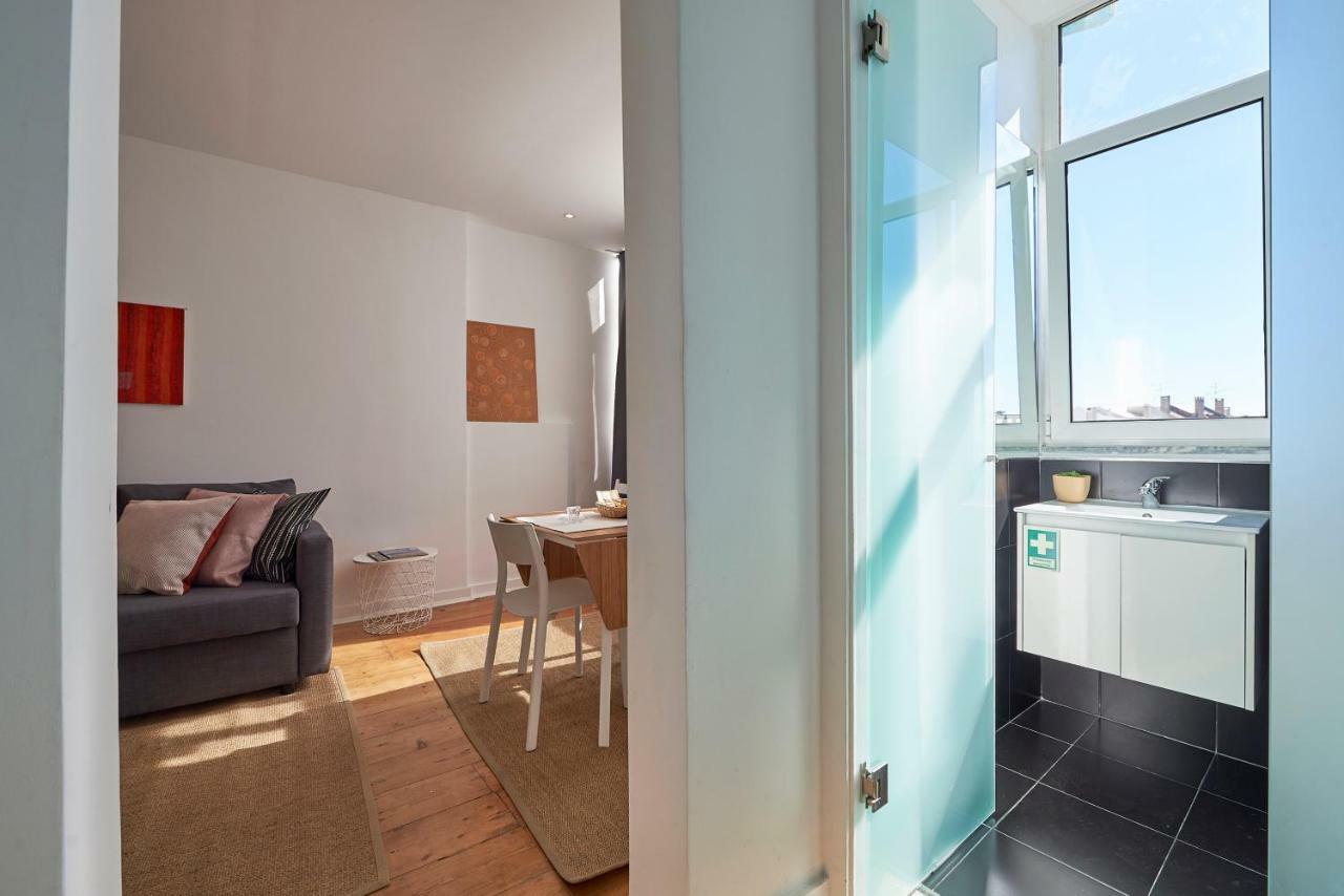 Charming Apartment Em Belem-Books And Canvas Lisbon Exterior photo