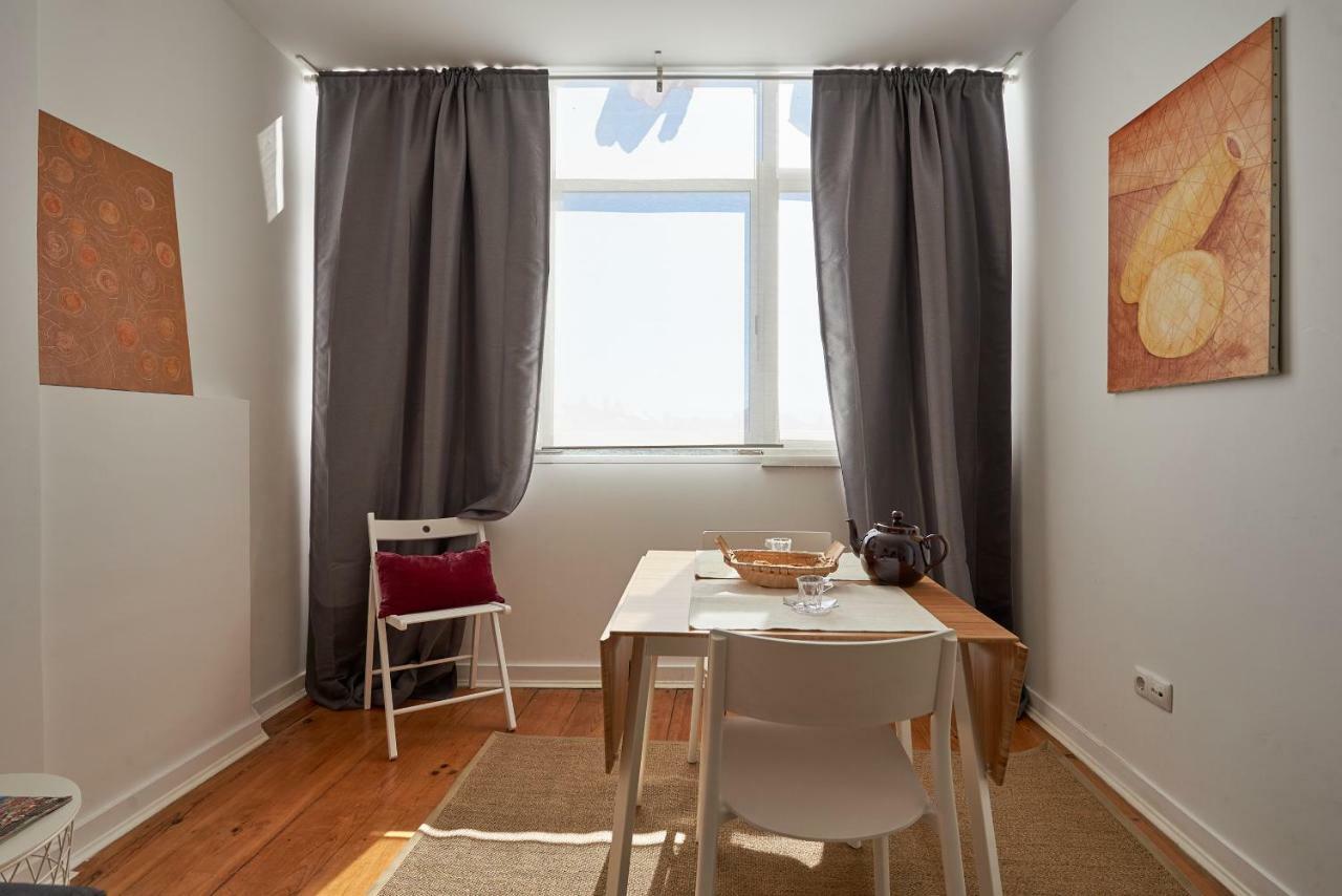 Charming Apartment Em Belem-Books And Canvas Lisbon Exterior photo