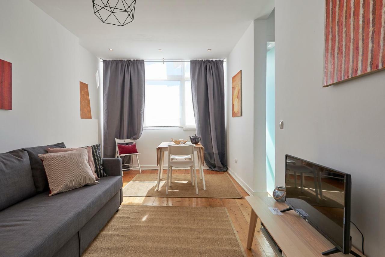 Charming Apartment Em Belem-Books And Canvas Lisbon Exterior photo